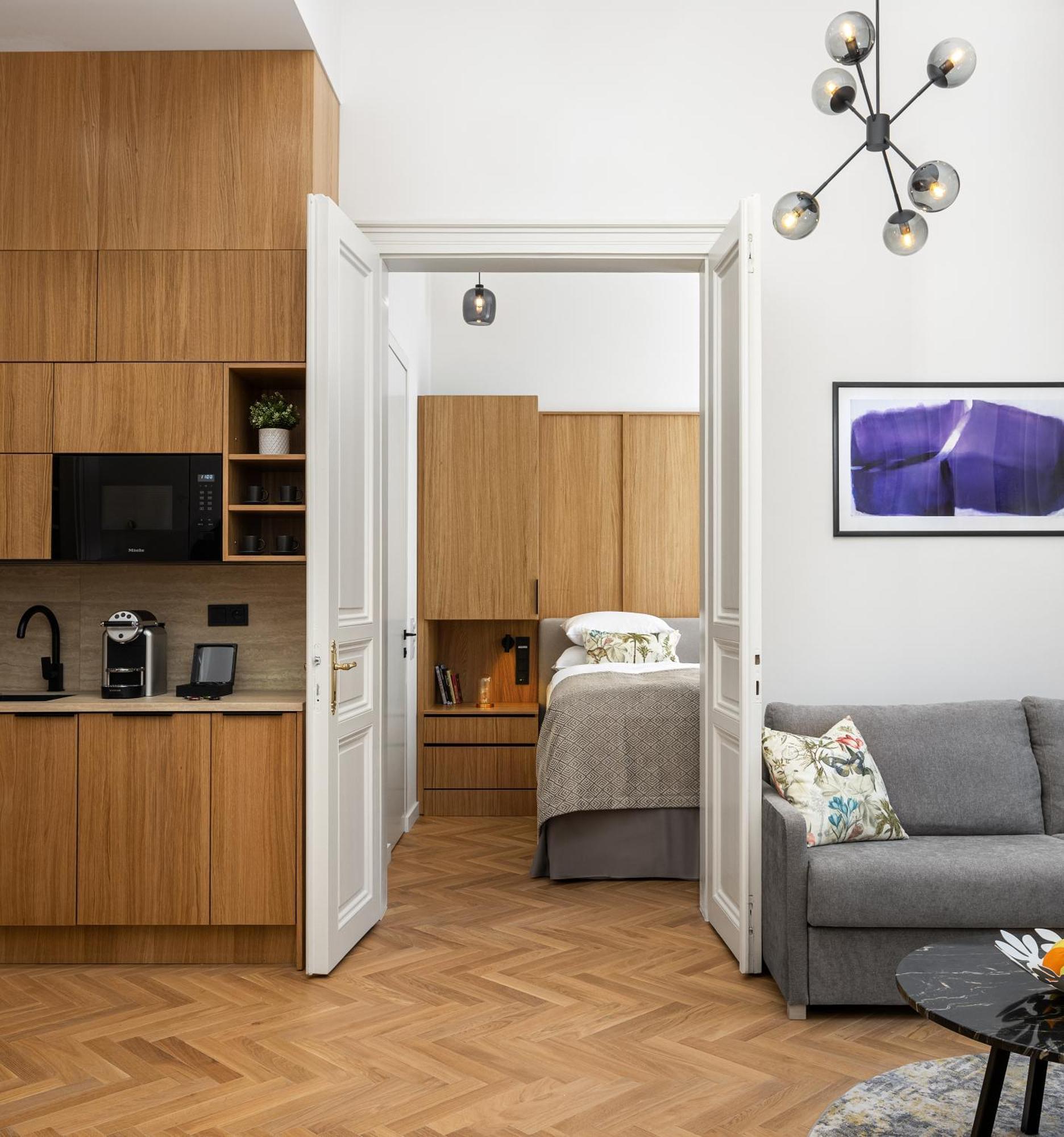 R16 Residences Апарт-готель Прага