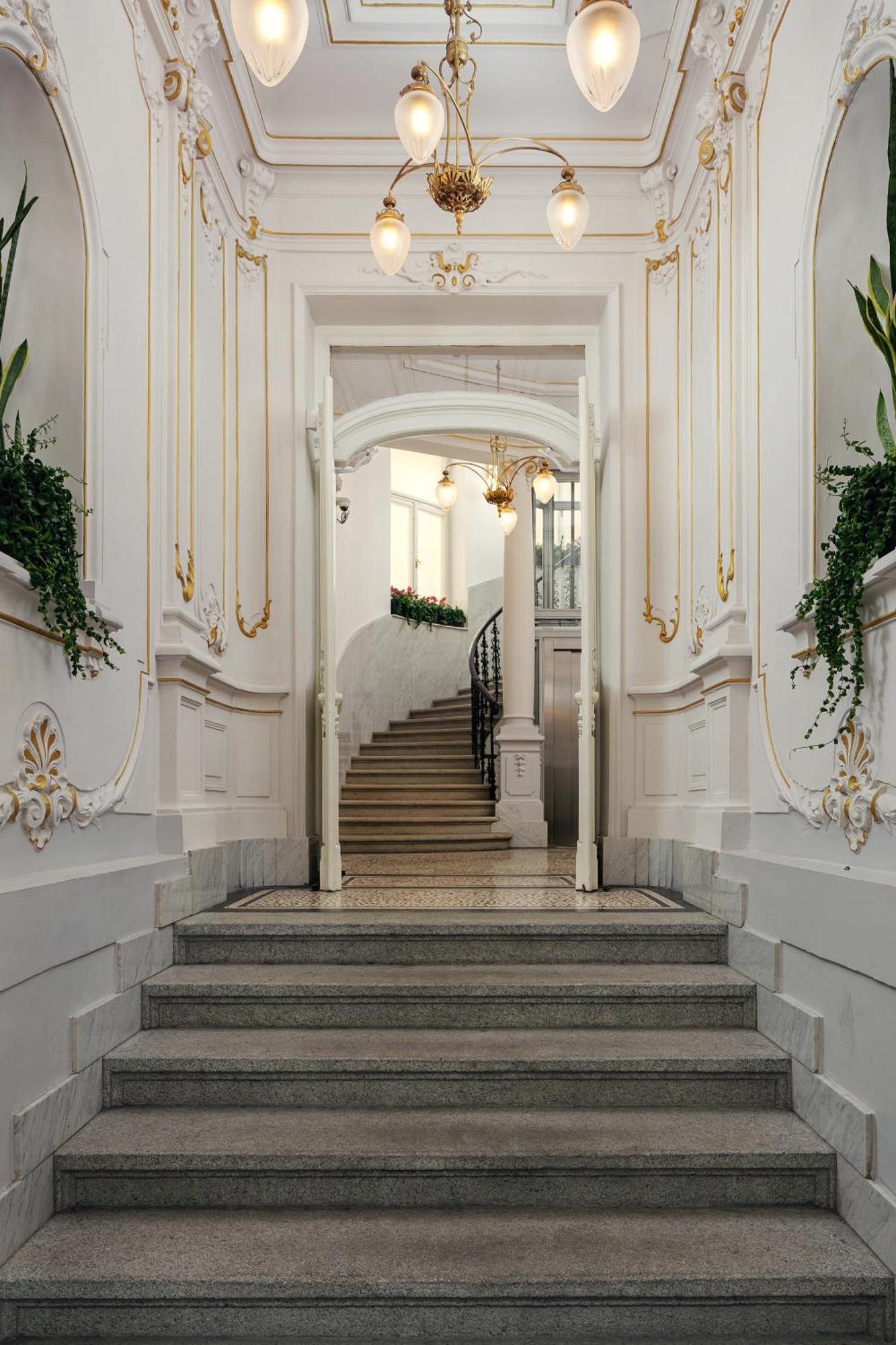 Апарт-готель R16 Residences 5*