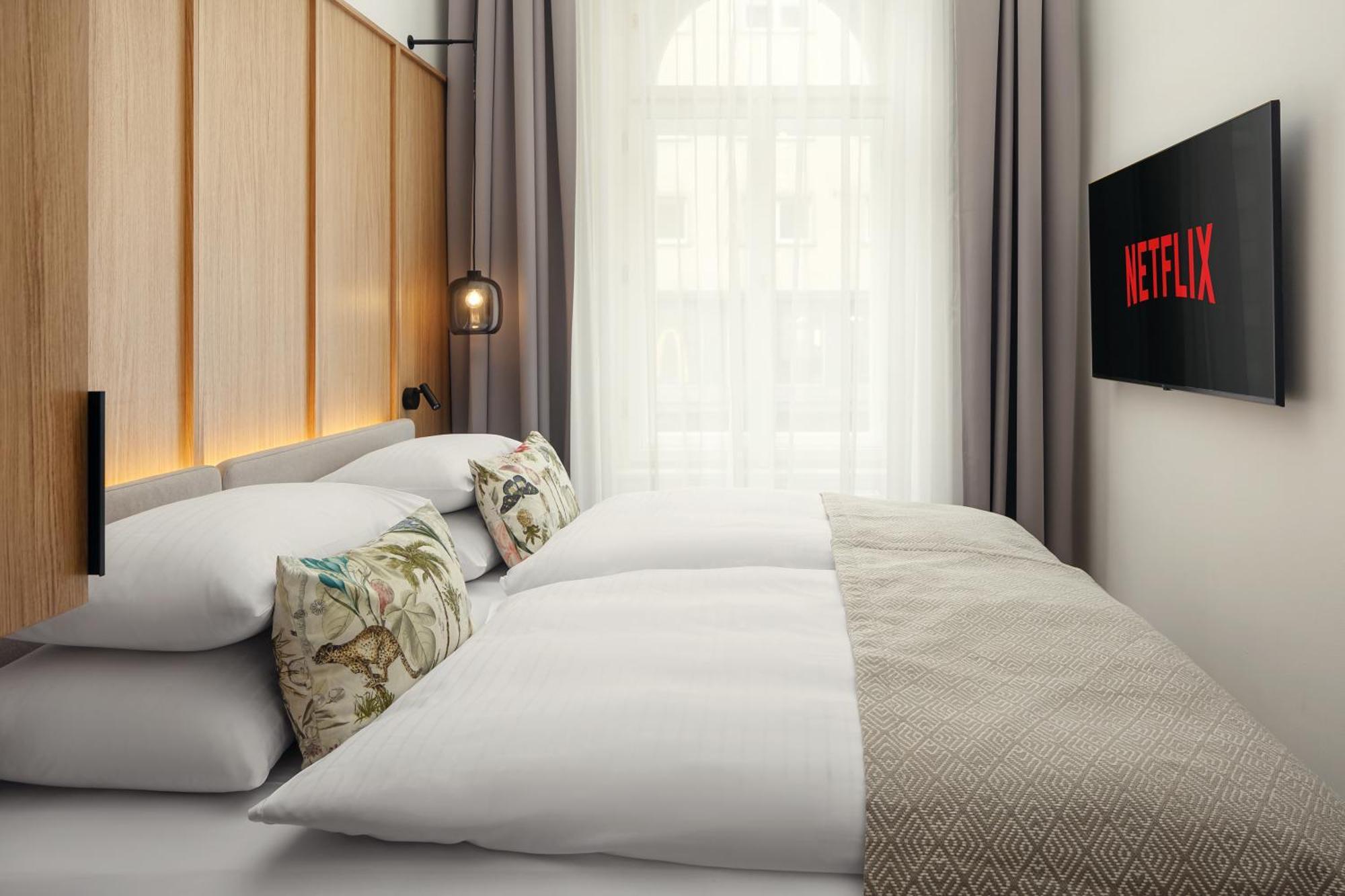 R16 Residences Апарт-готель Прага