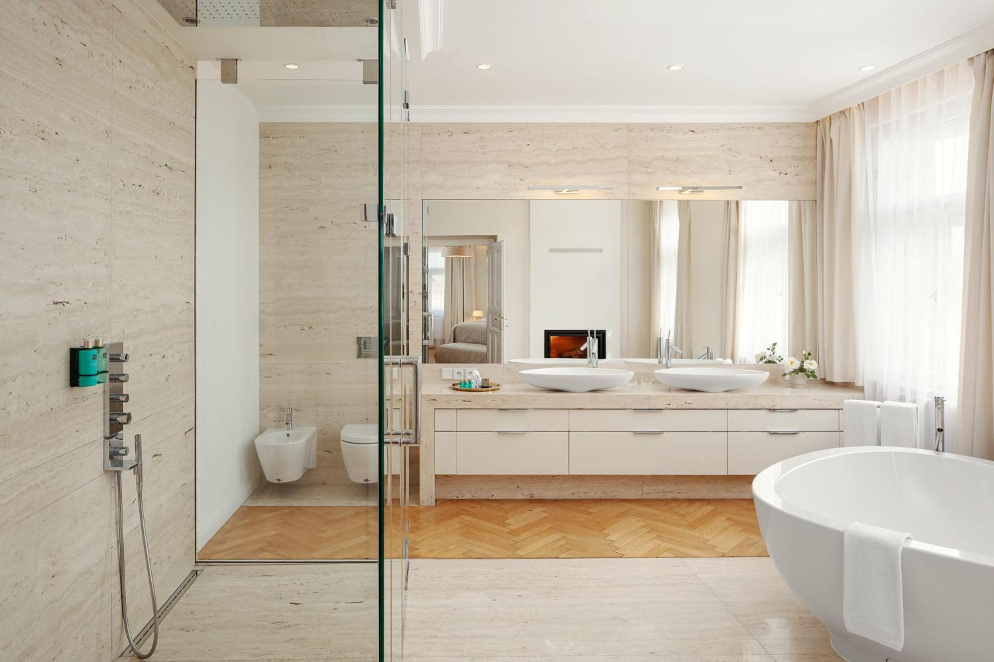 R16 Residences Апарт-готель 5*